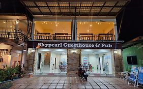 Skypearl Guesthouse & Pub